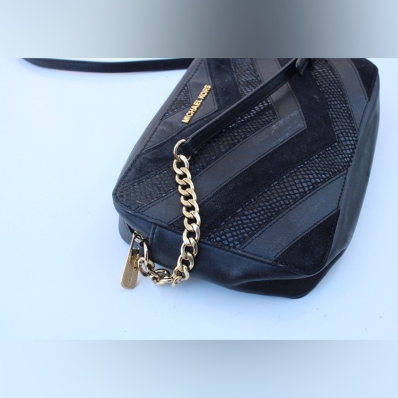 Michael Kors chevron pattern cross body bag - Picture 8 of 11